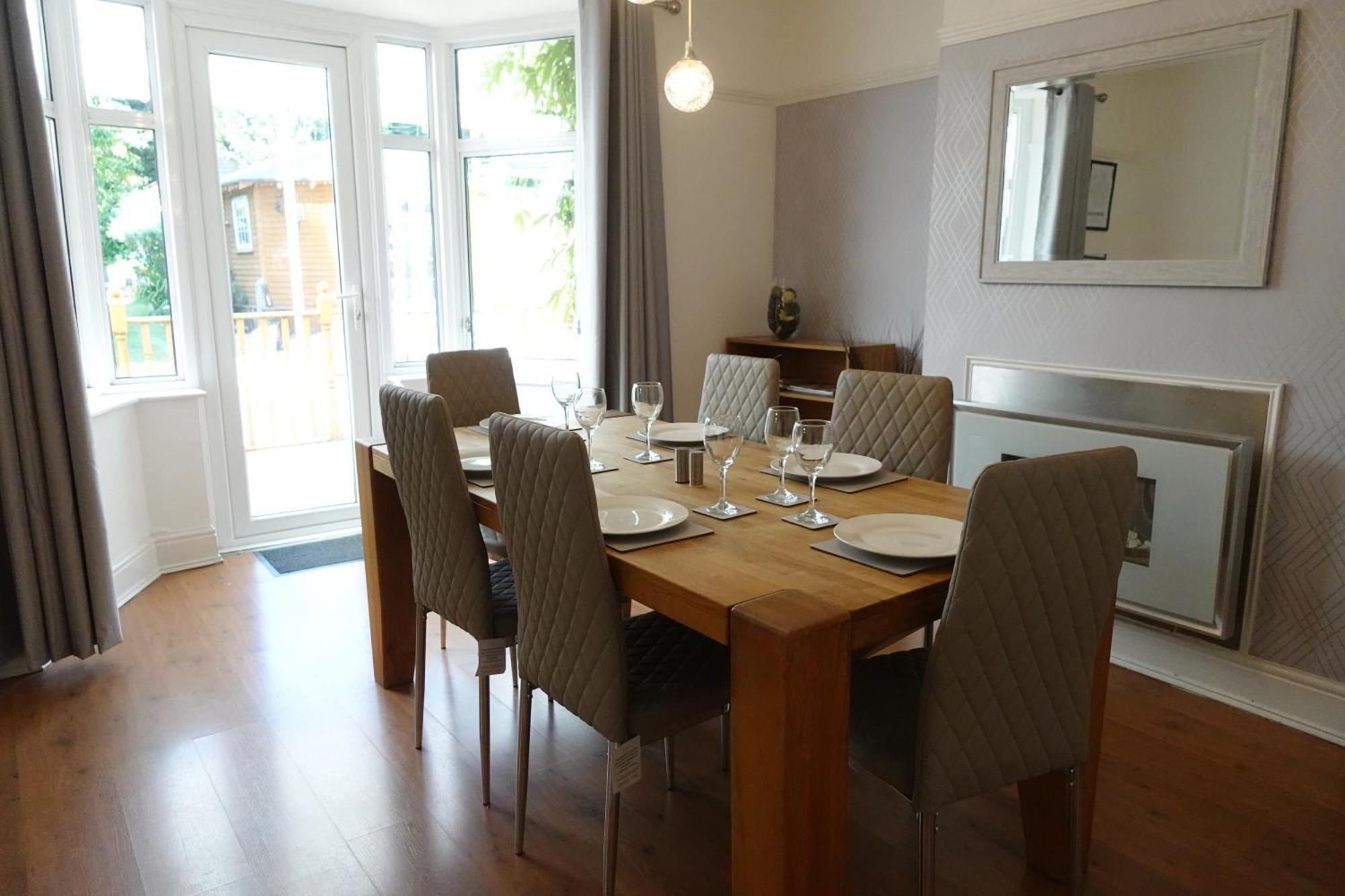 Huge 9 Bed Property Sleeps 17, Near Nec, City Centre, Hs2 เบอร์มิงแฮม ภายนอก รูปภาพ